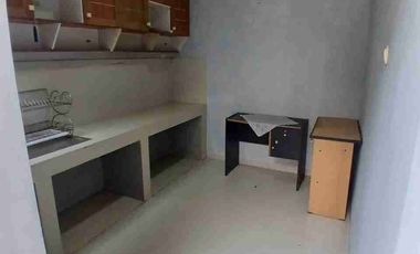 DISEWAKAN RUMAH POSISI HOOK DI SEKTOR 5, DEKAT STAN BINTARO JAYA