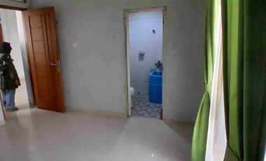 DISEWAKAN RUMAH POSISI HOOK DI SEKTOR 5, DEKAT STAN BINTARO JAYA