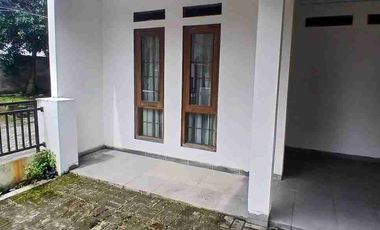 DISEWAKAN RUMAH POSISI HOOK DI SEKTOR 5, DEKAT STAN BINTARO JAYA