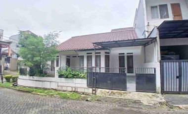 DISEWAKAN RUMAH POSISI HOOK DI SEKTOR 5, DEKAT STAN BINTARO JAYA