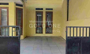 DISEWAKAN RUMAH POSISI HOOK DI SEKTOR 5, DEKAT STAN BINTARO JAYA