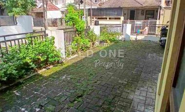 DISEWAKAN RUMAH POSISI HOOK DI SEKTOR 5, DEKAT STAN BINTARO JAYA