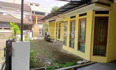 DISEWAKAN RUMAH POSISI HOOK DI SEKTOR 5, DEKAT STAN BINTARO JAYA