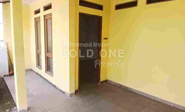 DISEWAKAN RUMAH POSISI HOOK DI SEKTOR 5, DEKAT STAN BINTARO JAYA