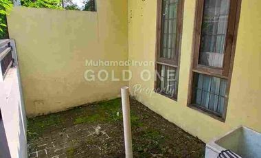 DISEWAKAN RUMAH POSISI HOOK DI SEKTOR 5, DEKAT STAN BINTARO JAYA