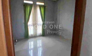 DISEWAKAN RUMAH POSISI HOOK DI SEKTOR 5, DEKAT STAN BINTARO JAYA