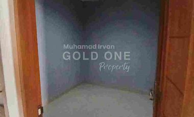 DISEWAKAN RUMAH POSISI HOOK DI SEKTOR 5, DEKAT STAN BINTARO JAYA