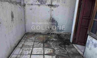 DISEWAKAN RUMAH POSISI HOOK DI SEKTOR 5, DEKAT STAN BINTARO JAYA