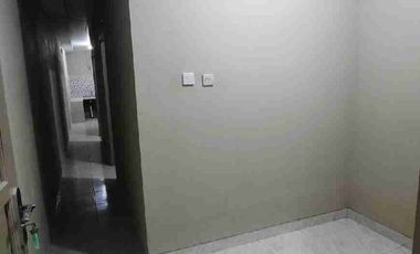 Rumah Lapangan Koni 1jt/bln jln kaki 5 menit ke Stasiun Depok Lama.