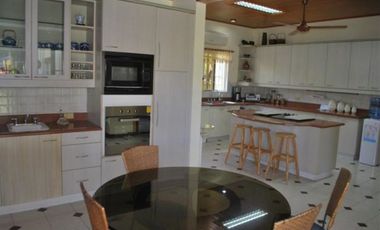 Spacious 5 Bedrooms House w/ Big Garden in Northtown