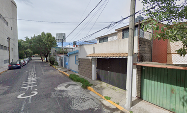 UBICACIÓN ESTRATÉGICA: Casa en Viveros del Valle, Tlalnepantla ¡A pasos de Mundo E!