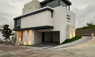 Casa en venta en una de las más exclusivas privadas Lomas del Pedregal