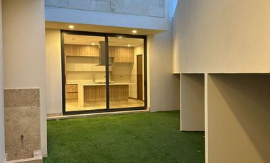 Casa en venta en una de las más exclusivas privadas Lomas del Pedregal