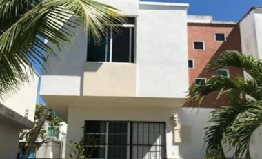 SE VENDE HERMOSA CASA EN RESIDENCIAL PLAYA AZUL, PLAYA DEL CARMEN