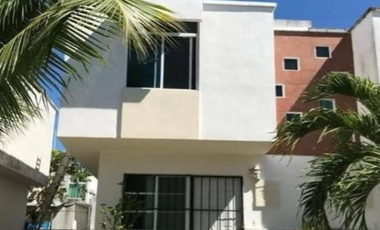SE VENDE HERMOSA CASA EN RESIDENCIAL PLAYA AZUL, PLAYA DEL CARMEN