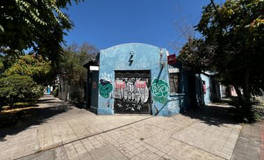Casa Esquina 4 Dorms + Local Comercial en Santiago Centro