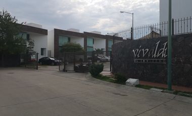 CASA DOS RECAMARAS EN RENTA UBICADA EN PRIVADA VIVALDI INVIERNO EN LOMAS DE GRAN JARDÍN DE LEÓN GTO