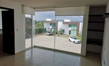 CASA DOS RECAMARAS EN RENTA UBICADA EN PRIVADA VIVALDI INVIERNO EN LOMAS DE GRAN JARDÍN DE LEÓN GTO