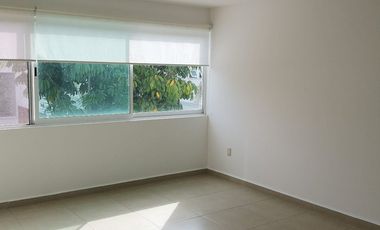 CASA DOS RECAMARAS EN RENTA UBICADA EN PRIVADA VIVALDI INVIERNO EN LOMAS DE GRAN JARDÍN DE LEÓN GTO