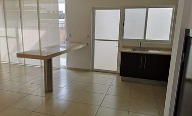 CASA DOS RECAMARAS EN RENTA UBICADA EN PRIVADA VIVALDI INVIERNO EN LOMAS DE GRAN JARDÍN DE LEÓN GTO