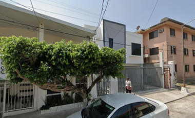 Excelente Oportunidad de Inversión !!! Aprovecha y adquiere esta hermosa y amplia Casa en una de las mejores zonas de la Col. Tolteca, Tampico, Tamaul