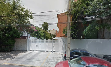 Excelente Oportunidad de Inversión !!! Aprovecha y adquiere esta hermosa y amplia Casa en una de las mejores zonas de la Del Valle Nte, Benito Juarez,