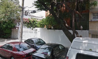 Excelente Oportunidad de Inversión !!! Aprovecha y adquiere esta hermosa y amplia Casa en una de las mejores zonas de la Del Valle Nte, Benito Juarez,