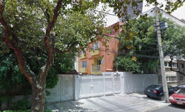 Excelente Oportunidad de Inversión !!! Aprovecha y adquiere esta hermosa y amplia Casa en una de las mejores zonas de la Del Valle Nte, Benito Juarez,