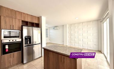 Casa moderna en renta sin muebles – Urbanización Barú, Manta