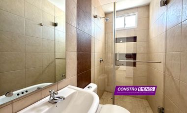 Casa moderna en renta sin muebles – Urbanización Barú, Manta