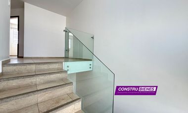 Casa moderna en renta sin muebles – Urbanización Barú, Manta