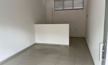 ARRIENDO LOCAL DE 20 m2 EN CENTRO COMERCIAL ARROYUELOS, IBAGUÉ