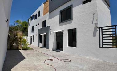 Rinconada Banderas 17, propiedad con 4 departamentos.