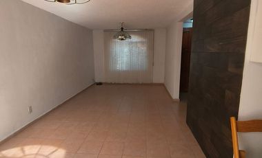 Renta Casa cerca del centro de Tepotzotlan, Lienzo Charro y Avenida.