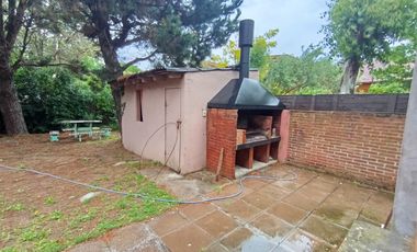 Chalet + Dúplex en Mar del Tuyú – más de 6 Ambientes - Excelente Zona – Ideal Inversor