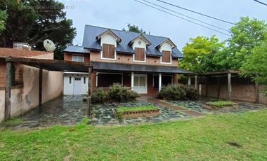 Chalet + Dúplex en Mar del Tuyú – más de 6 Ambientes - Excelente Zona – Ideal Inversor