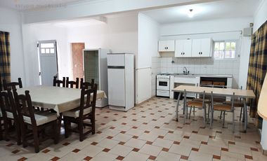 Chalet + Dúplex en Mar del Tuyú – más de 6 Ambientes - Excelente Zona – Ideal Inversor