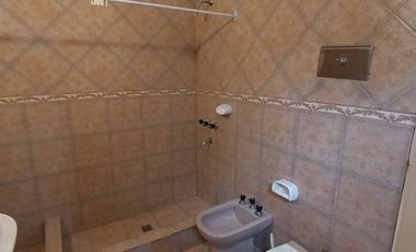 Chalet + Dúplex en Mar del Tuyú – más de 6 Ambientes - Excelente Zona – Ideal Inversor