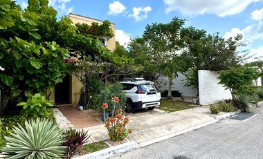 Casa en Esquina en Gran Santa Fe con Terreno Excedente