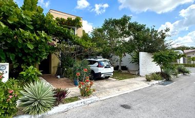 Casa en Esquina en Gran Santa Fe con Terreno Excedente