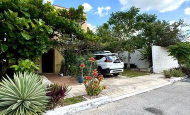Casa en Esquina en Gran Santa Fe con Terreno Excedente