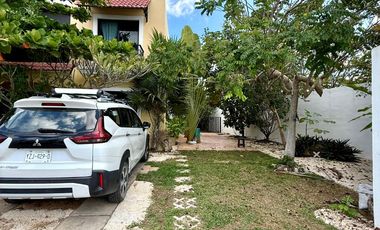 Casa en Esquina en Gran Santa Fe con Terreno Excedente