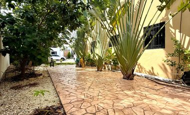 Casa en Esquina en Gran Santa Fe con Terreno Excedente