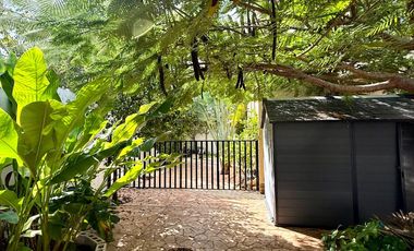 Casa en Esquina en Gran Santa Fe con Terreno Excedente