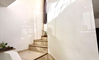 Casa en Esquina en Gran Santa Fe con Terreno Excedente