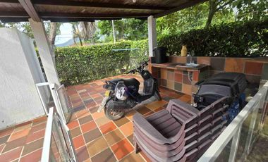 VENDO HERMOSA PARCELA VIA GUATIGUARA PISCINA BBQ JACUZZI AREA 50O METROS