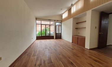 Renta de inmueble para oficina o casa con excelente ubicación