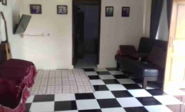 dijual Rumah dengan tanah luas posisi Hook di Batujajar regency