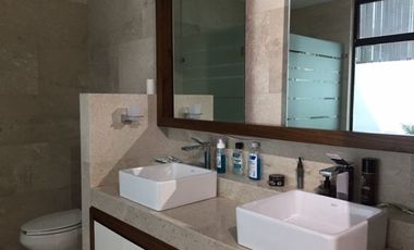 CASA EN RENTA LAGO NOGAL, 3 RECAMARAS, JARDIN, TRIPLE COCHERA Y ENORME ROOF GARDEN