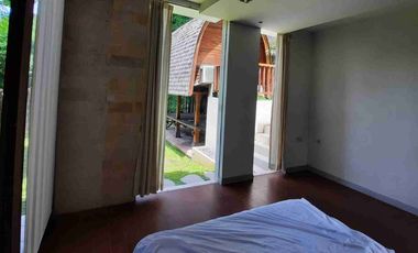 Villa di Denpasar Hanya 50m dari Jalan Besar, Fully furnished, 3lt, Milik Sendiri